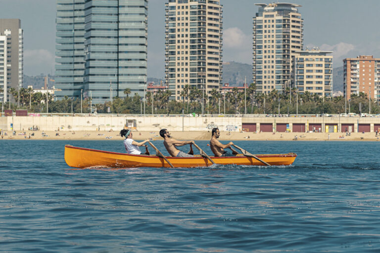 11e régate de currachs en Méditerranée à Barcelone