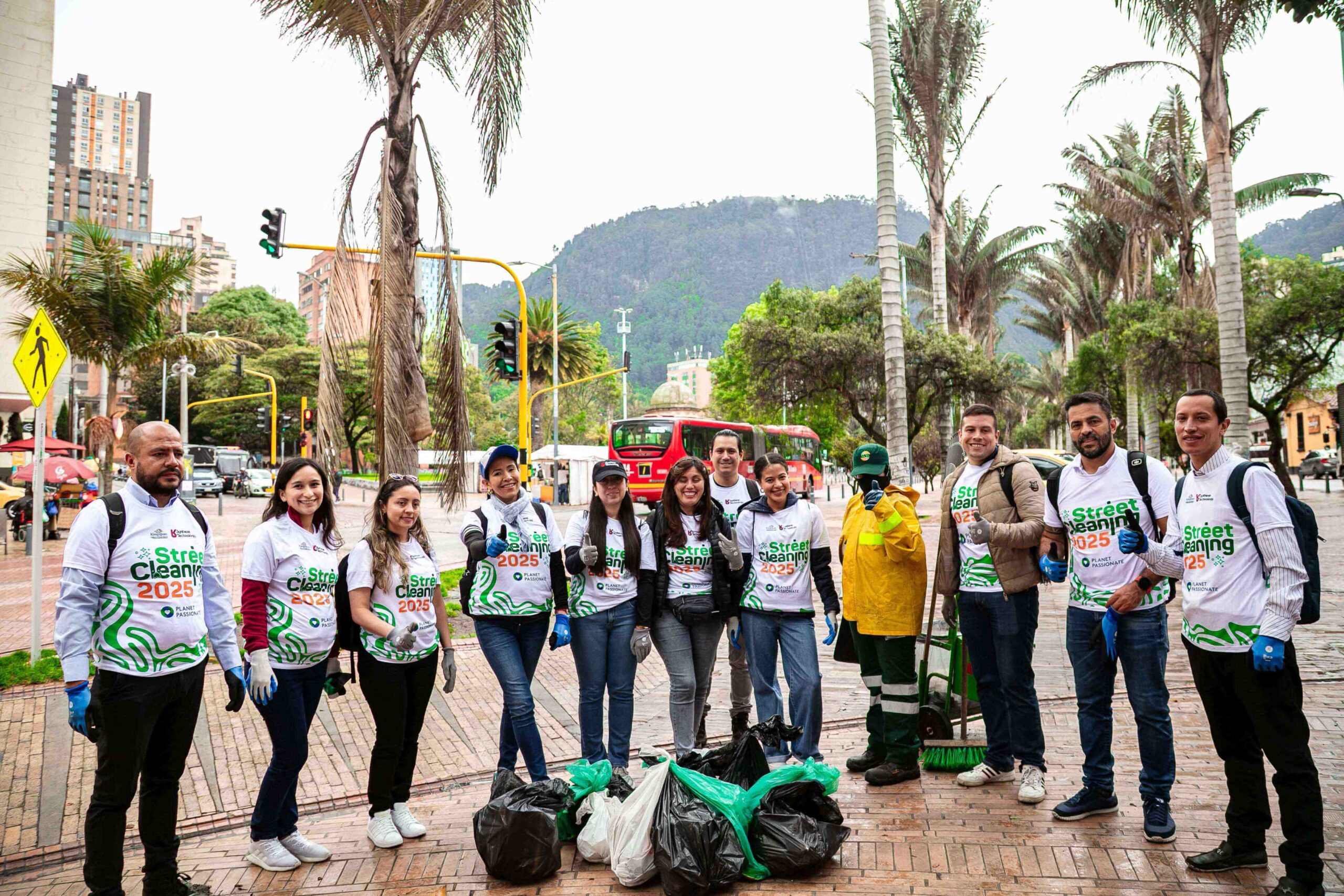 Synthesia Colombia and Kingspan Colombia organised an environmental volunteer waste collection event